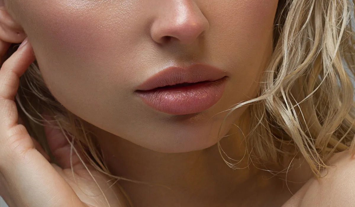 Full, plump lips up close